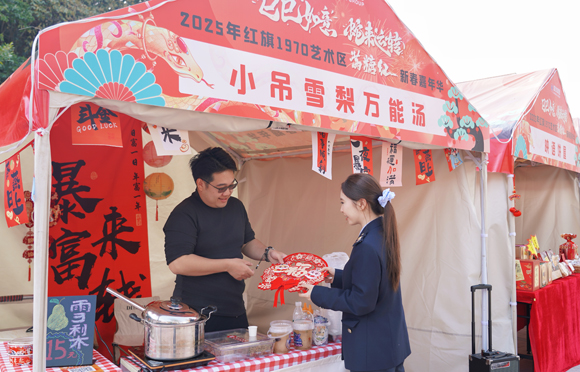 稅務部門走進春節(jié)“花市”